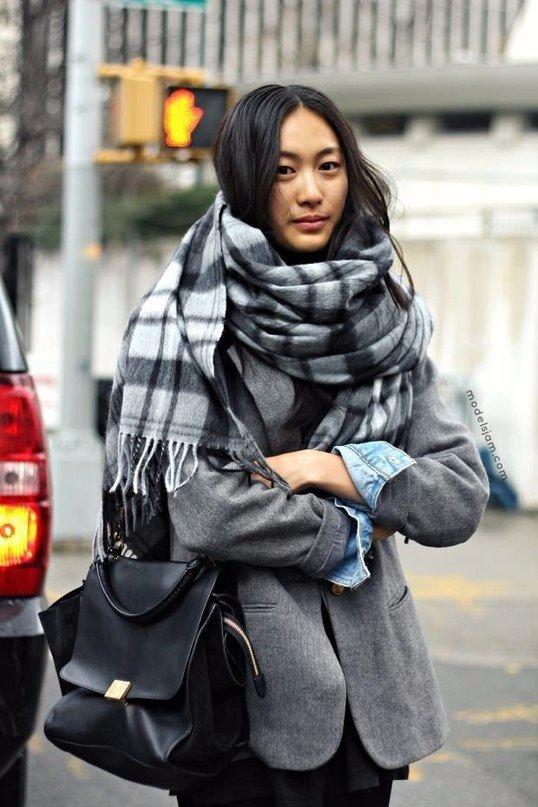 Дополняем образ стильным шарфиком! Как носить модные женские шарфы 2024-2025